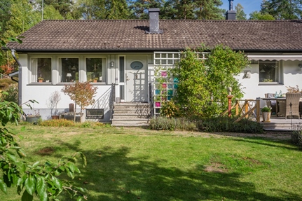 Villa i Bränn-Ekeby, Nyköping, Södermanland, Bränn-Ekeby Vitbo 1