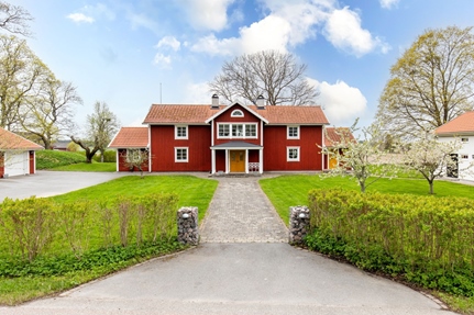 Villa i Kumla, Örebro, Torp 105