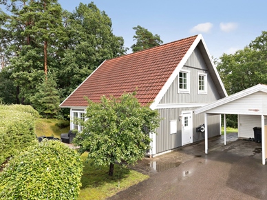 Villa i Eriksberg, Alingsås, Västra Götaland, Smaragdgatan 10