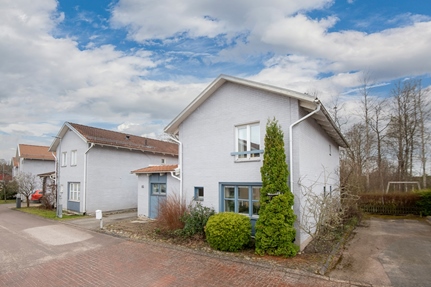 Villa i Södra Gryta, Västerås, Västmanland, Hermelinvägen 85