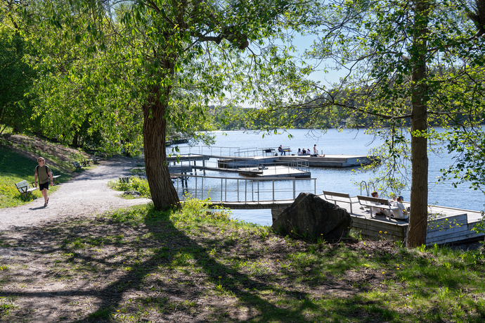 34