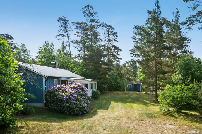 Fritidshus i Glimminge plantering, Båstad, Skåne, Kaprifolvägen 12 - Bjärehalv