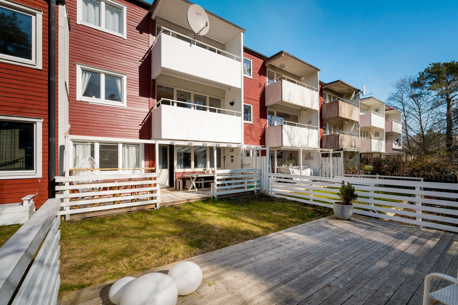 Radhus i Alby, Norsborg, Stockholm, Botkyrka, Nämndemannavägen 10