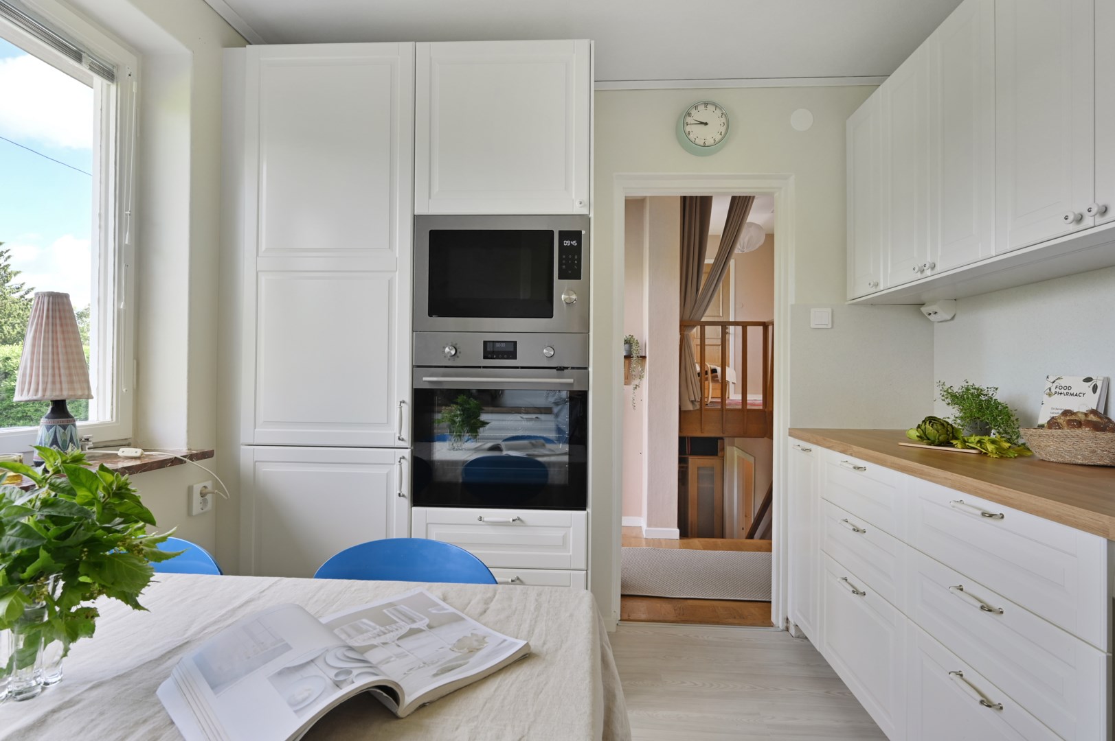 23