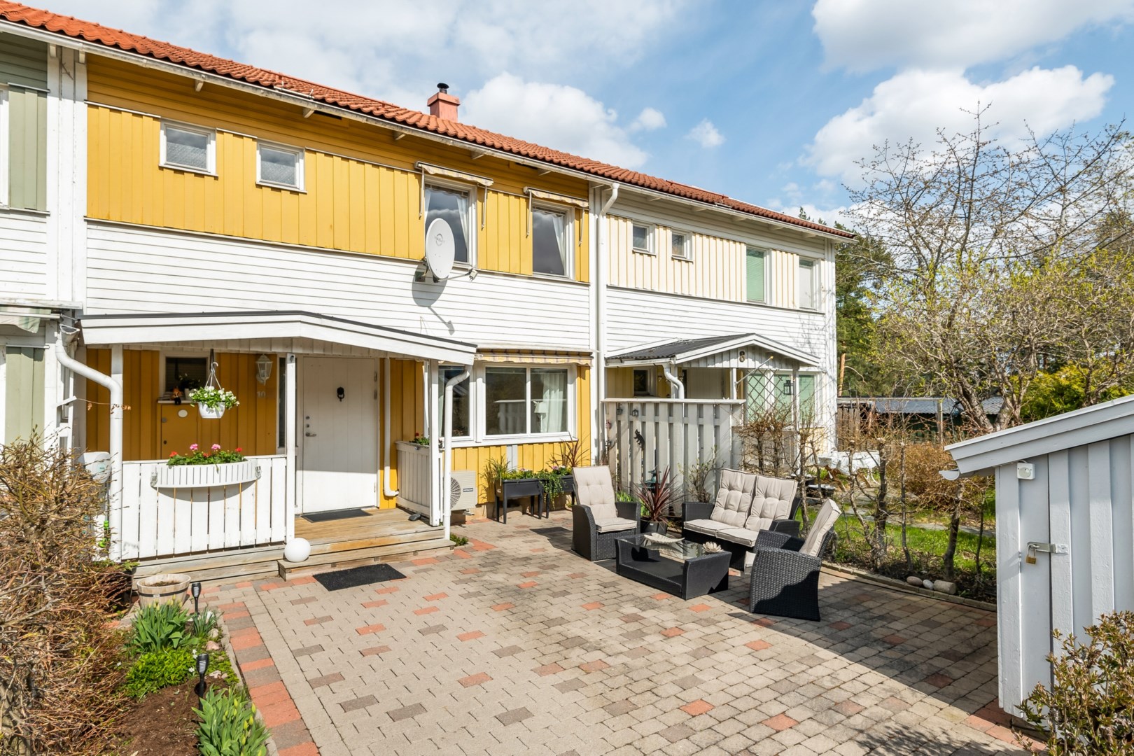 Radhus i Hässelby - Norra Villastad, Stockholm, Grantoppsgränd 10