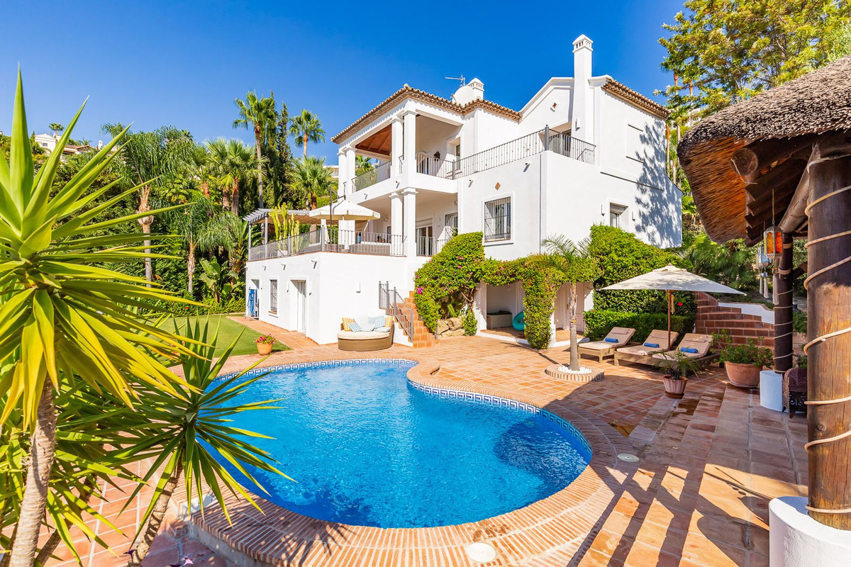 Villa i Costa del Sol, Los Arqueros, Andalusien, Costa Del Sol Occidental, Costa del Sol - Benahavís / Lo