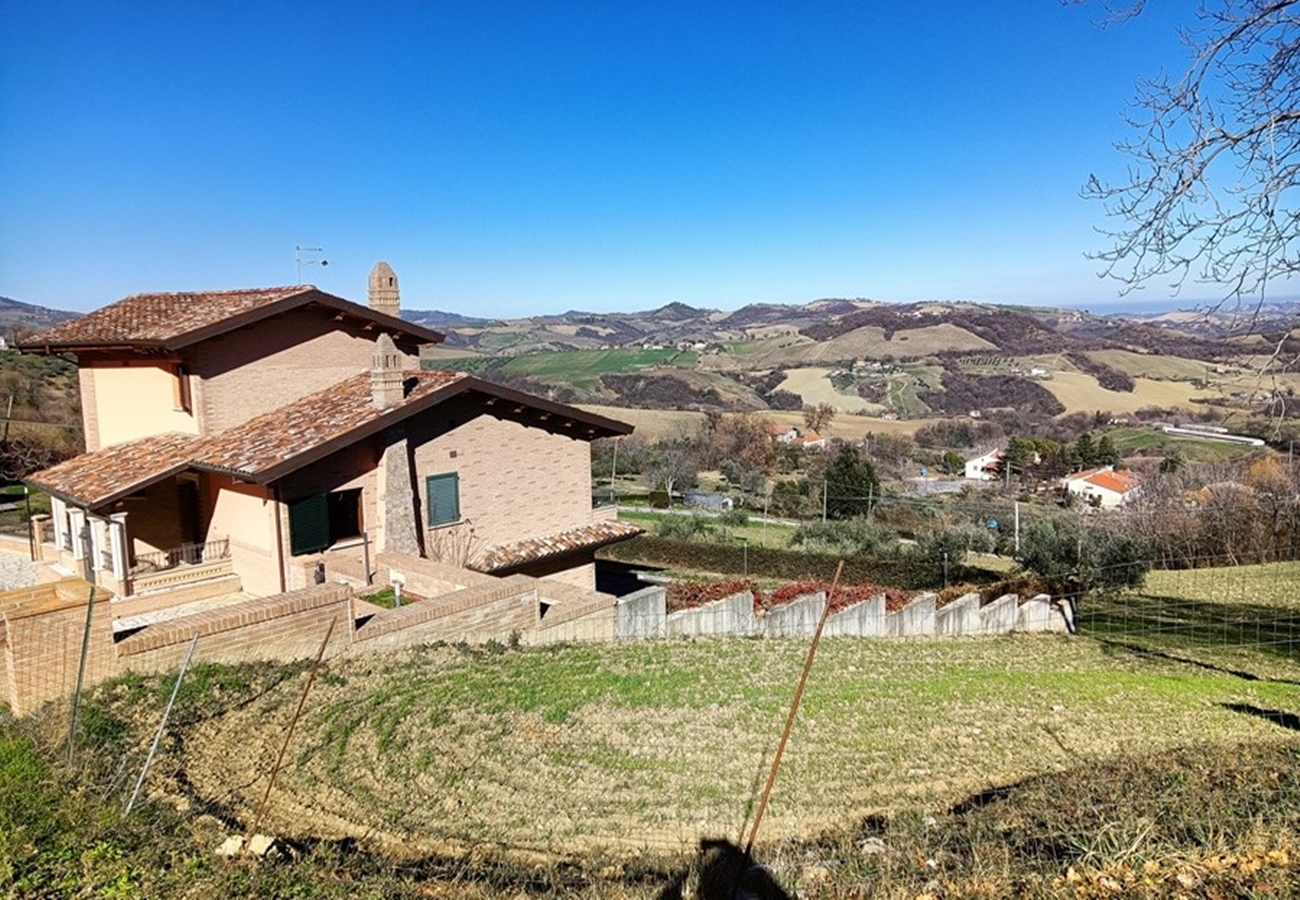 Villa i Abruzzo, Montebello di Bertona