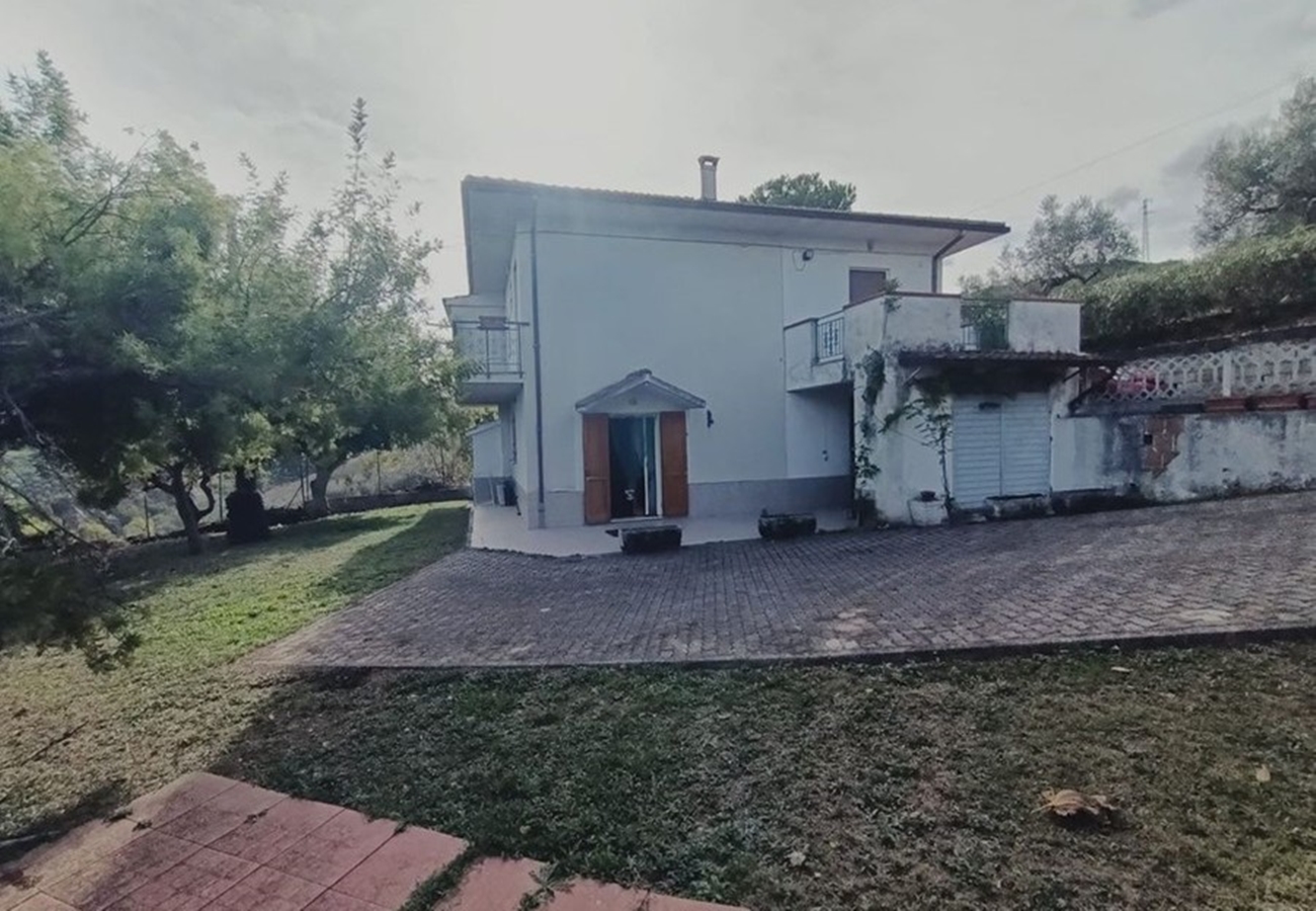 Villa i Abruzzo, Castiglione Messer Raimondo