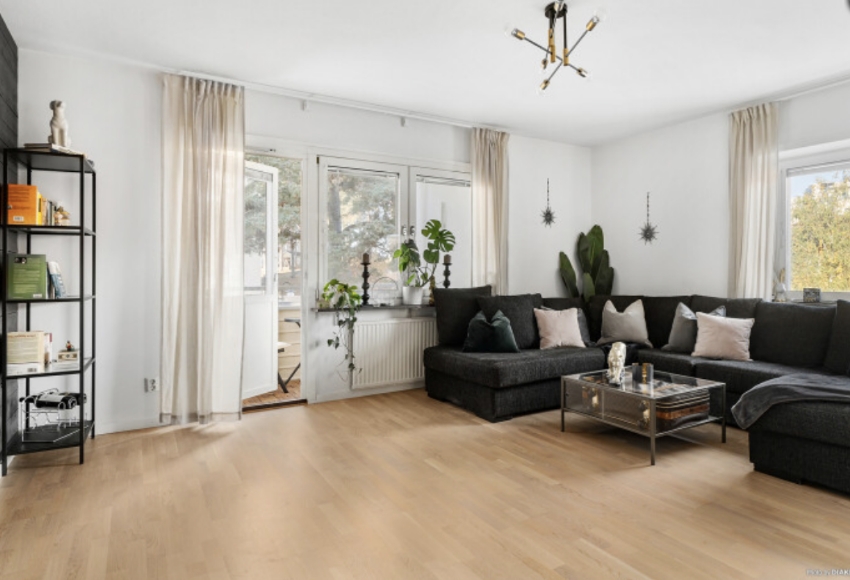 Lägenhet i Kungsängen, Stockholm, Upplandsbro, Torget 5
