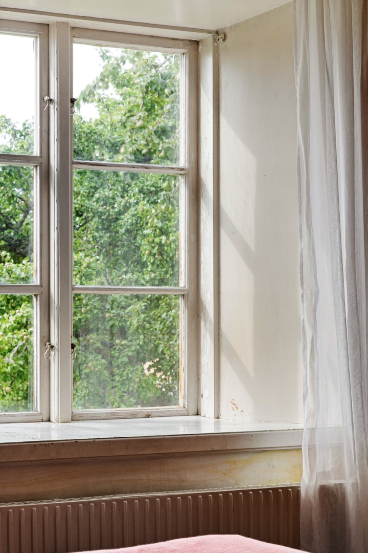 44