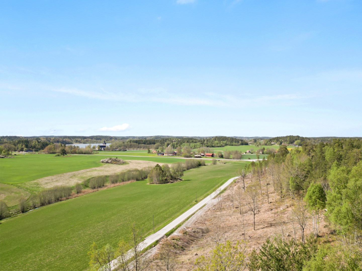 Tomt i Åbykvarn, Södertälje kommun, Sverige, Skälby 25