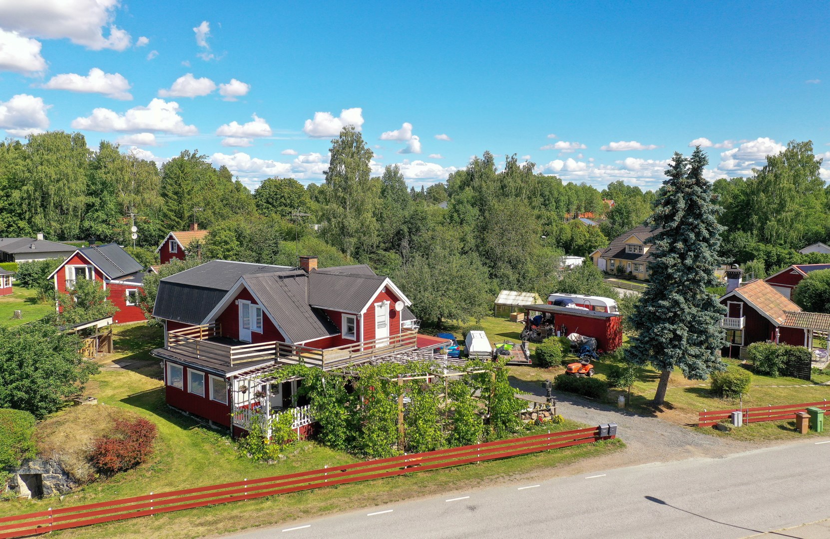 Villa i Harbo, Uppsala, Heby, Kristinelundsvägen 1 & 3