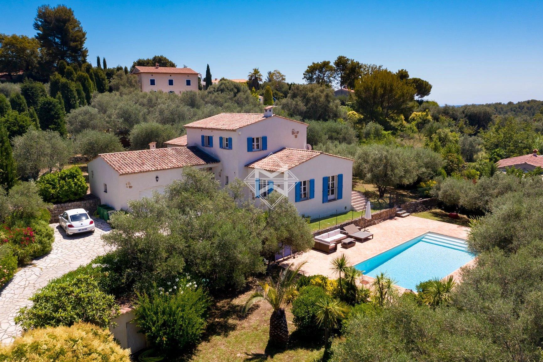 Villa i Franska Rivieran, Le Rouret, Provence-Alpes-Côte D'azur, Alpes-Maritimes, Le Rouret