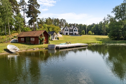 Villa i Lindormsnäs, Bro, Stockholm, Upplandsbro, Smidövägen 5