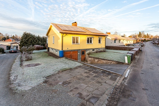 Villa i Frövi, Örebro, Lindesberg, Granstigen 13