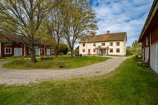 Gods och gårdar i Ervalla, Örebro, Mellangården Södra Klysna 525