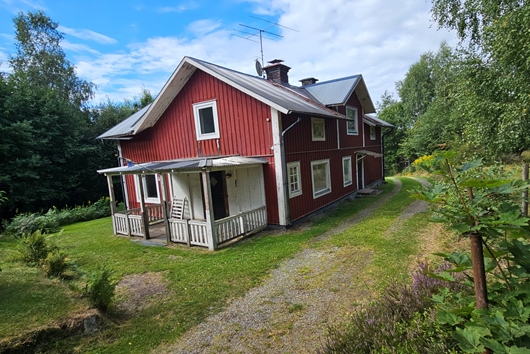 Villa i Gusselby, Örebro, Lindesberg, Kvarnabergsvägen 54