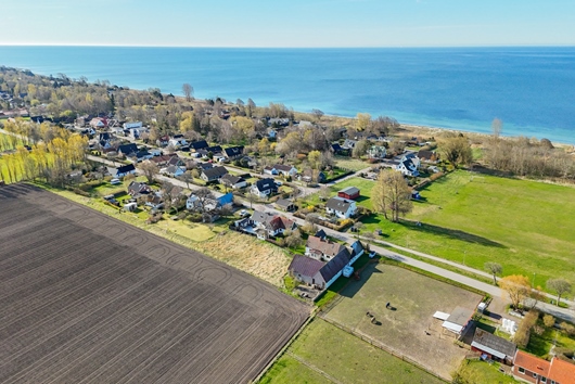 Villa i Trelleborg, Gislövs läge och Simremarken, Skåne, Gislövs strandväg 111