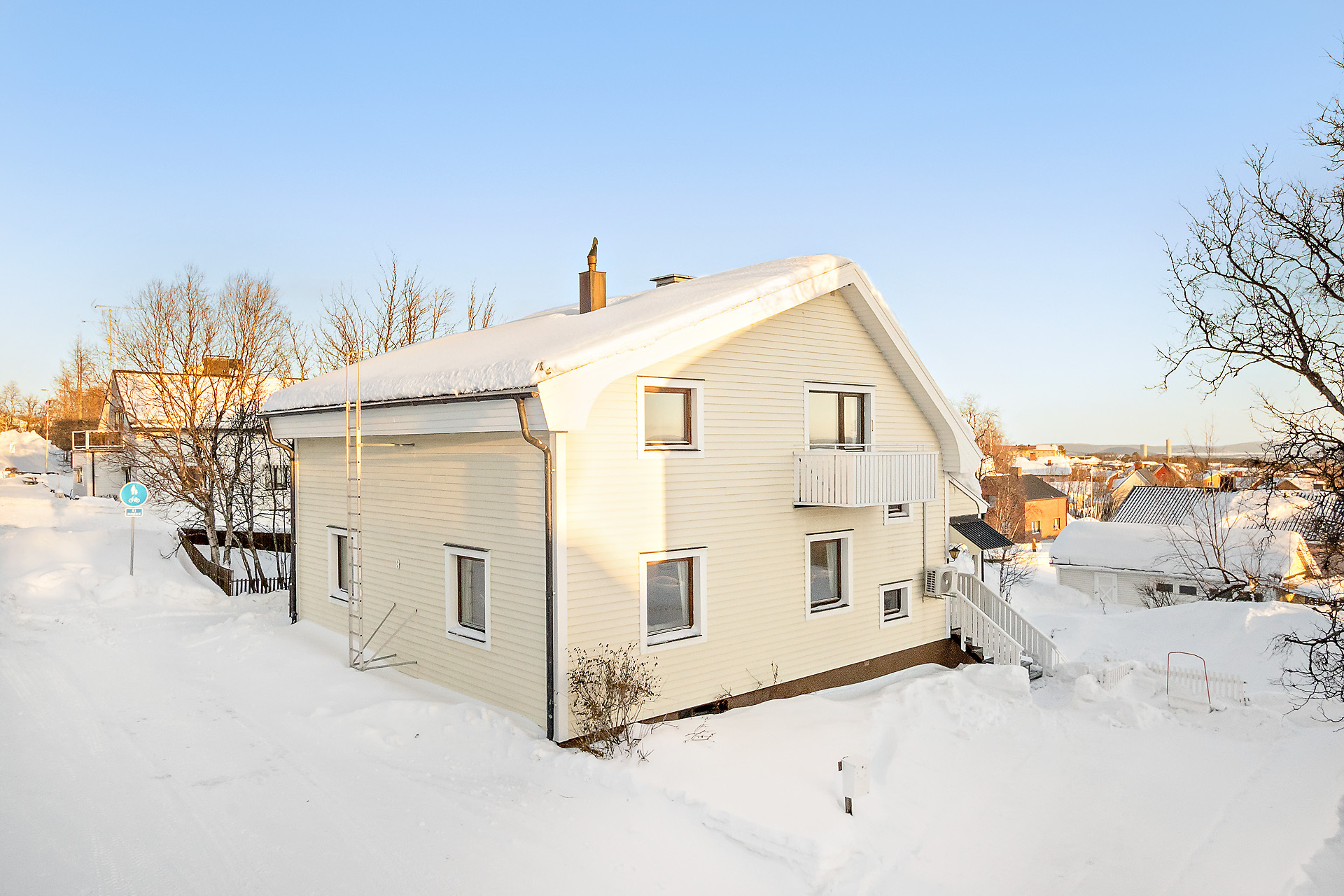 Villa i Norrbotten, Kiruna, Sverige, Tvärgatan 8