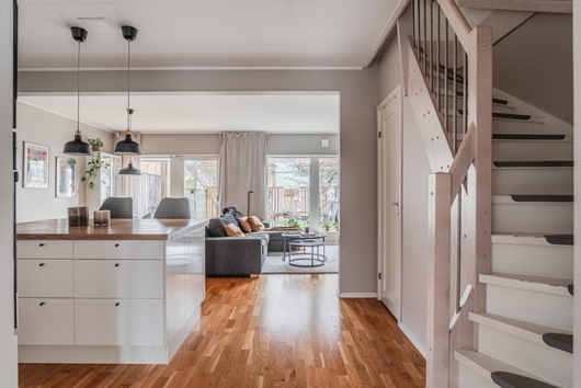 Radhus i Sunnersta, Uppsala, Sunnerstavägen 50