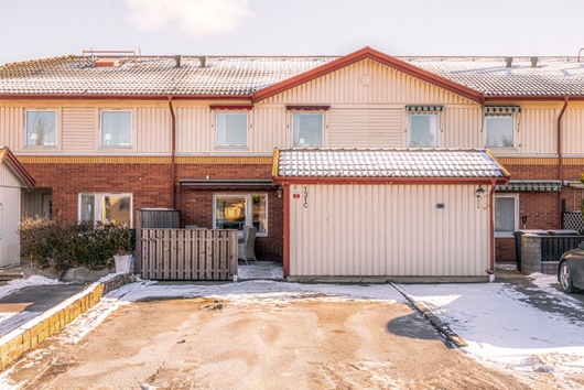 Radhus i Almvik, Malmö, Skåne, Axel Danielssons väg 131C