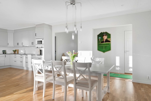 Villa i Burvik, Knutby, Uppsala, Enens väg 7