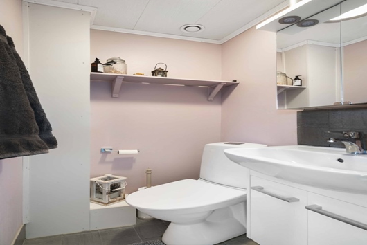 Villa i Harbo, Uppsala, Heby, Svina 169