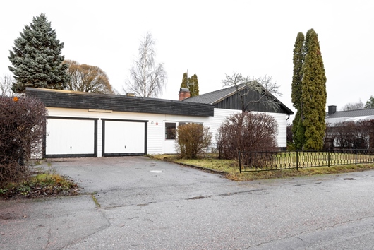 Villa i Uppsala, Lövstalöt, Bokvägen 6
