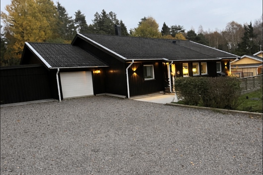 Villa i Björklinge, Uppsala, Klockarängarna 3