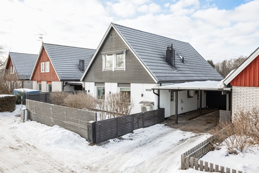 Villa i Björklinge, Uppsala, Puckvägen 33