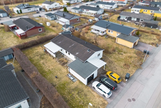 Villa i Lövstalöt, Uppsala, Bellisvägen 14