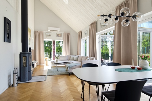 Villa i Heby, Uppsala, Hagbacksvägen 9