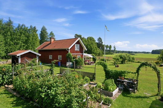 Villa i Alunda, Uppsala, Lillsvedjan 6