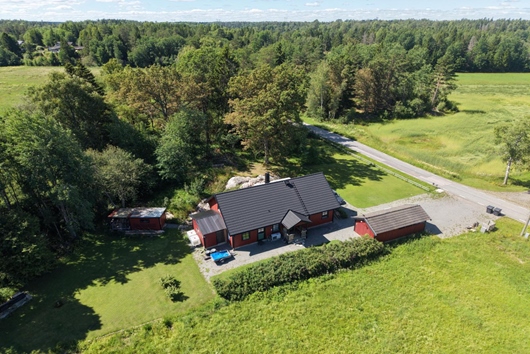 Villa i Almunge, Uppsala, Moga Eknäs 1