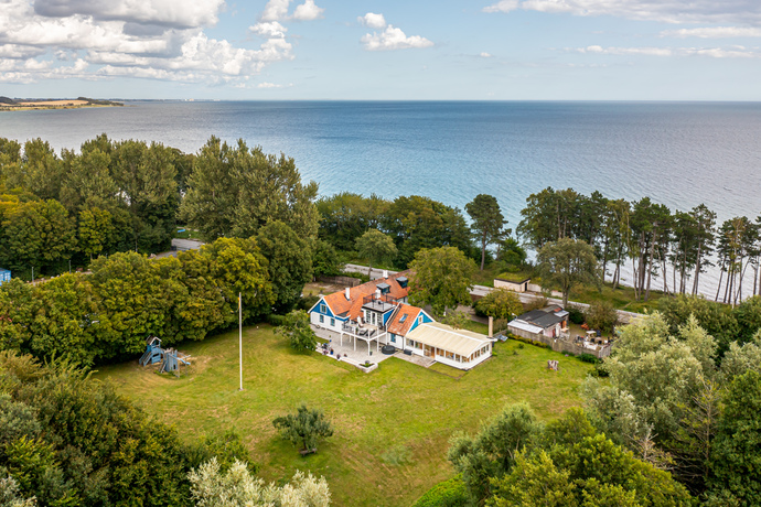 Villa i Skivarp, Sverige, Mossby 172 A och B