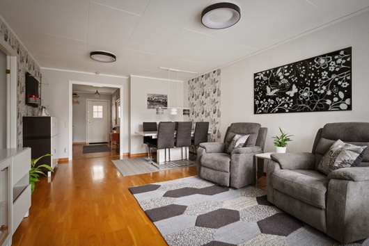 Radhus i Vistaberg, Huddinge, Stockholm, Blomstergränd 77