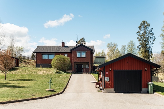 Villa i Glömsta, Huddinge, Stockholm, Patron Lars väg 20