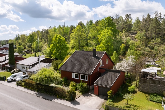 Villa i Huddinge Sörskogen, Stockholm, Musseronvägen 26