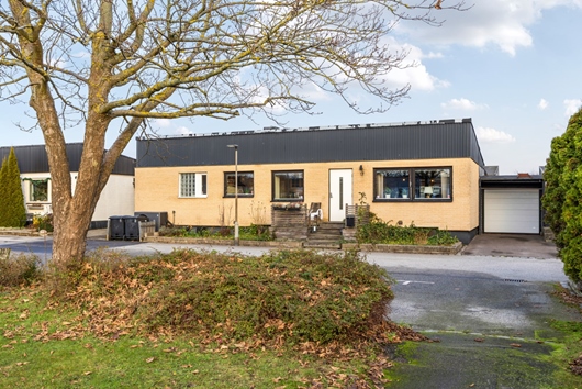 Radhus i Åkarp, Skåne, Burlöv, Liljevägen 17