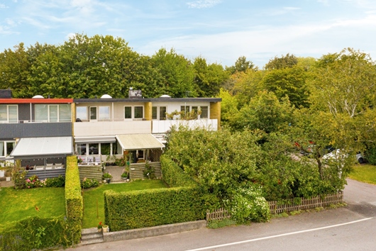 Radhus i Norra Vinstorp, Lomma, Skåne, Östra Almgatan 103