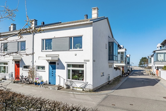 Radhus i Strandstaden, Lomma, Skåne, Kryssgränd 37