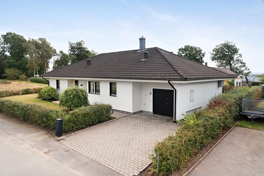 Villa i Laholm, Lilla Tjärby, Halland, Bivägen 12