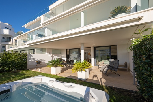 Ägarlägenhet i Andalucía, Fuengirola, Andalusien, Costa del sol occidental, Higuerón West