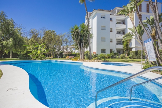 Ägarlägenhet i Andalucía, Calahonda, Mijas, Andalusien, Costa del sol occidental, Calahonda