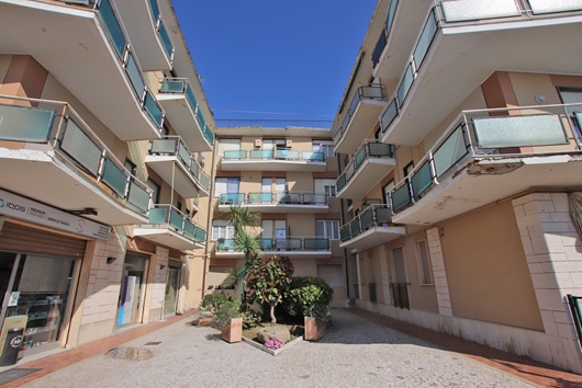 Ägarlägenhet i Liguria, Taggia, Ligurien, Provincia di imperia, Via Marina 6