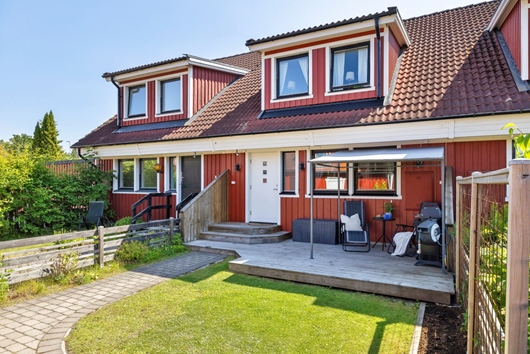Radhus i Storvreta, Uppsala, Jan Eriks tvärväg 28