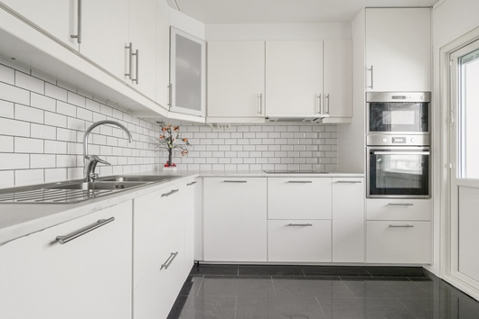 Bostadsrätt i Hallunda, Norsborg, Stockholm, Botkyrka, Timotejvägen 13