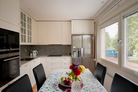 Bostadsrätt i Hallunda, Norsborg, Stockholm, Botkyrka, Hampvägen 6