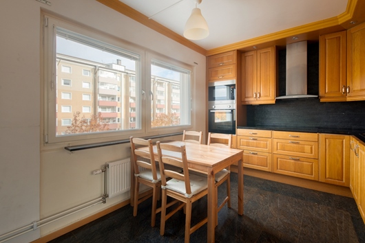 Bostadsrätt i Hallunda, Norsborg, Stockholm, Botkyrka, Rågvägen 10