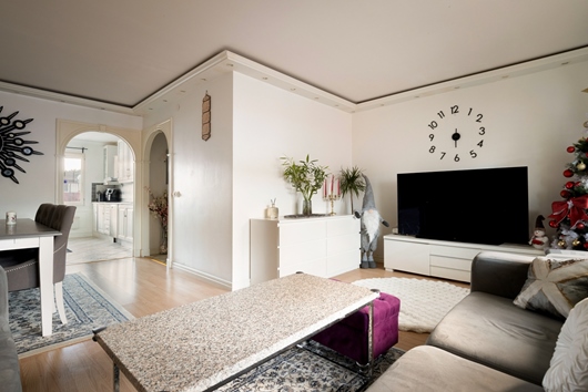 Bostadsrätt i Eriksberg, Norsborg, Stockholm, Botkyrka, Skarpbrunnavägen 191